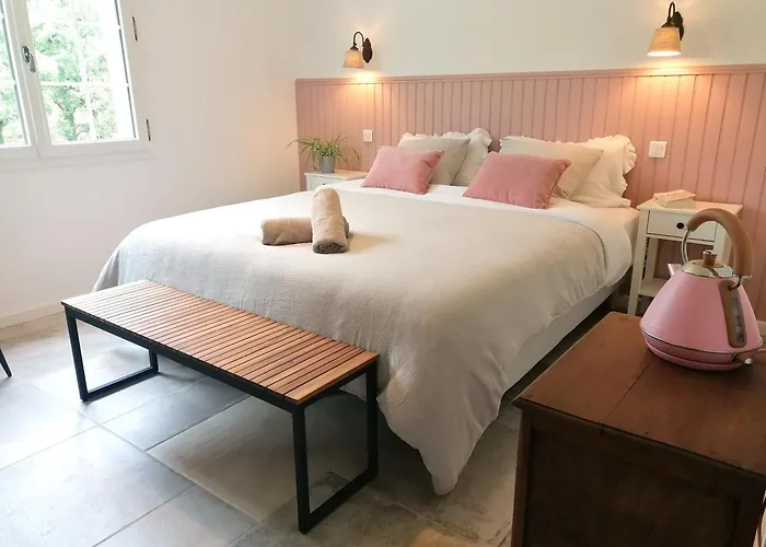 Entre 2 Mers - Charming Bed & Breakfast *